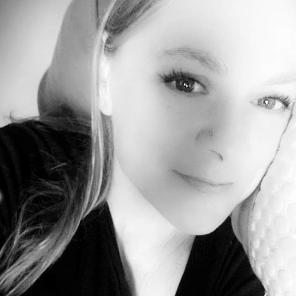 Meet your Posher, Amy - Picture 1 of 1